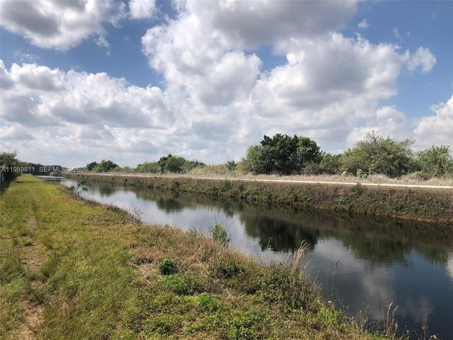 19550 SW 207 Ave, Miami, FL 33187