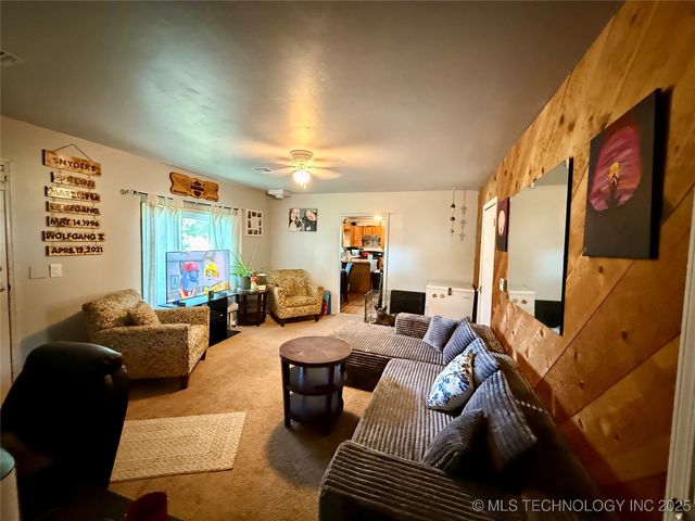 237 N Rogers Avenue, Bartlesville, OK 74003