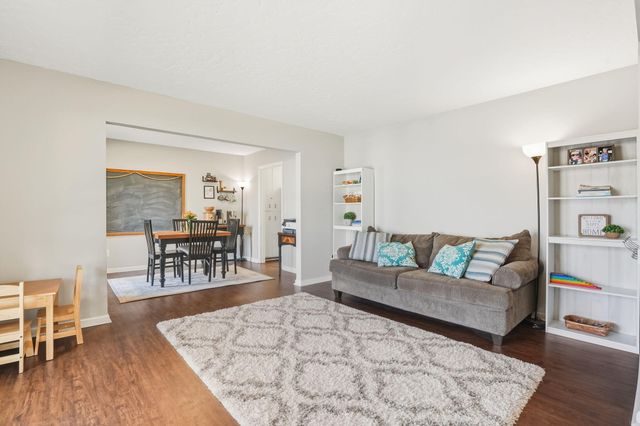 214 Turtle Cove Road, Summerville, SC 29485