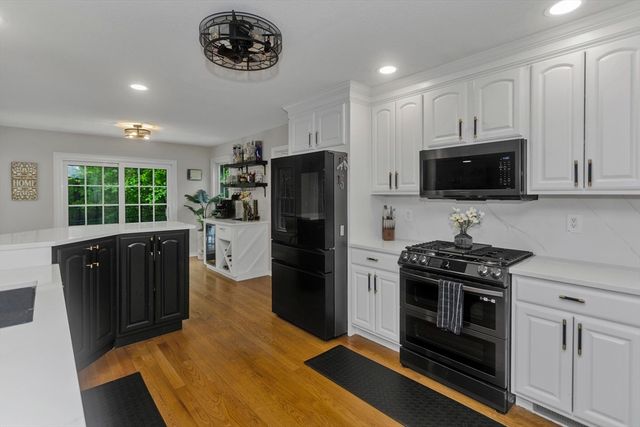 53 Highland Ln, West Springfield, MA 01089