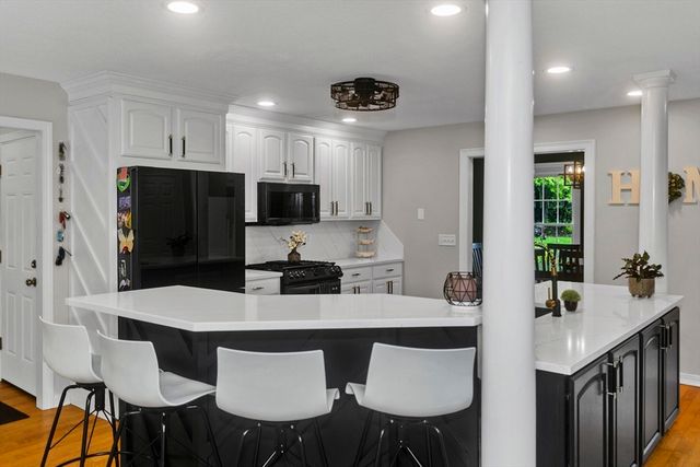53 Highland Ln, West Springfield, MA 01089