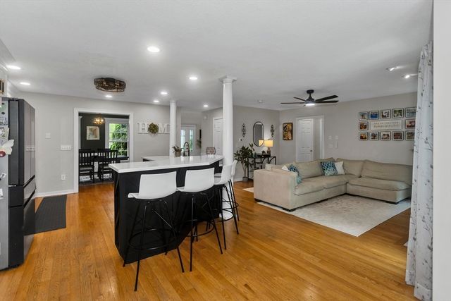 53 Highland Ln, West Springfield, MA 01089