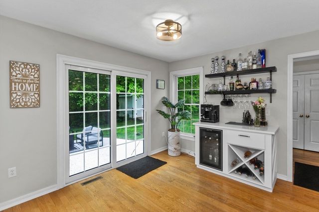 53 Highland Ln, West Springfield, MA 01089