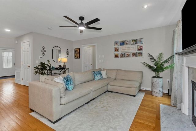 53 Highland Ln, West Springfield, MA 01089