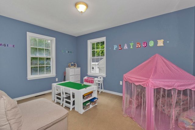 53 Highland Ln, West Springfield, MA 01089
