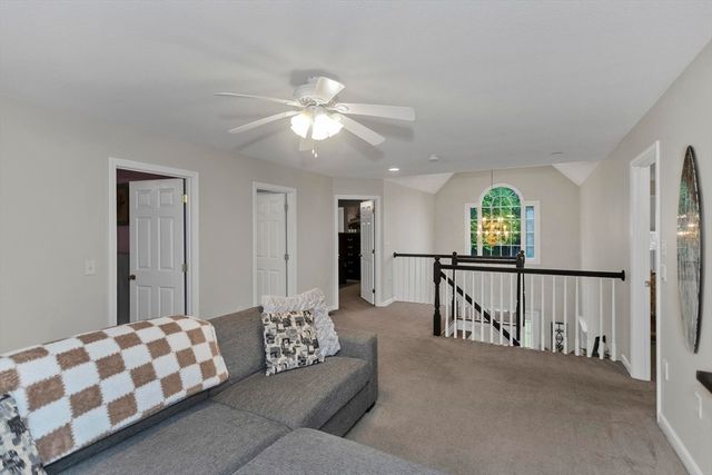 53 Highland Ln, West Springfield, MA 01089
