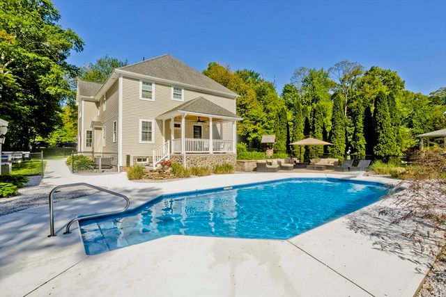 53 Highland Ln, West Springfield, MA 01089