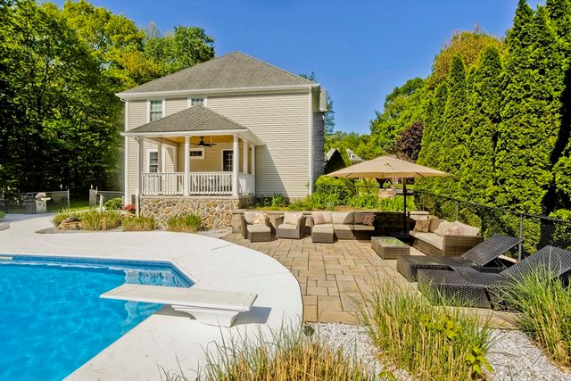 53 Highland Ln, West Springfield, MA 01089