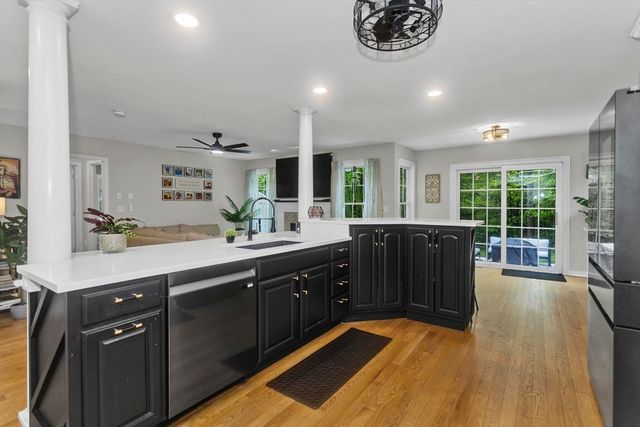 53 Highland Ln, West Springfield, MA 01089