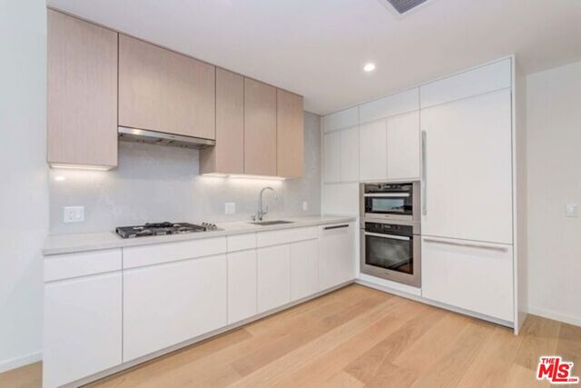 877 Francisco Street 708, Los Angeles, CA 90017