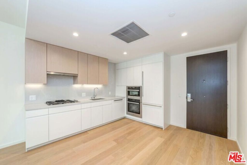 877 Francisco Street 708, Los Angeles, CA 90017