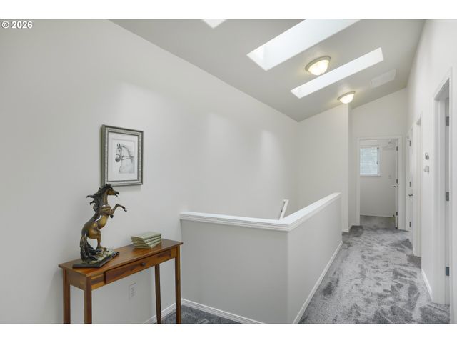 426 Se HEATHCLIFF Ln, Hillsboro, OR 97123