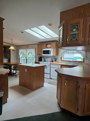 9 Ash Street, Epsom, NH 03234