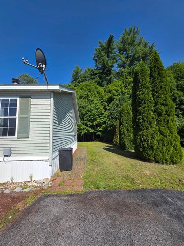 9 Ash Street, Epsom, NH 03234