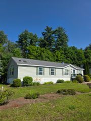9 Ash Street, Epsom, NH 03234