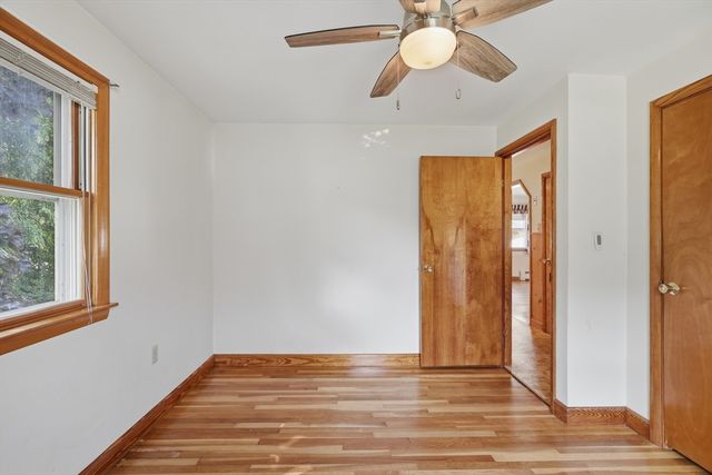 85 Bunker Hill Ave, Lowell, MA 01850