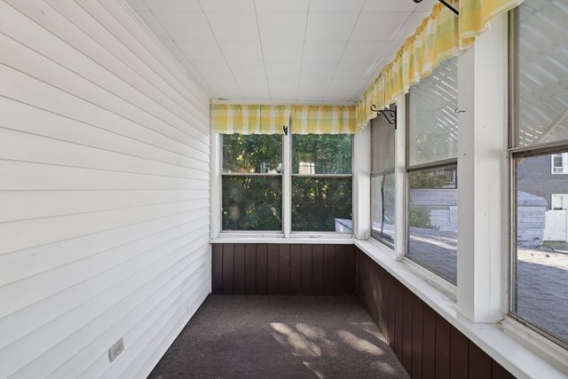 85 Bunker Hill Ave, Lowell, MA 01850
