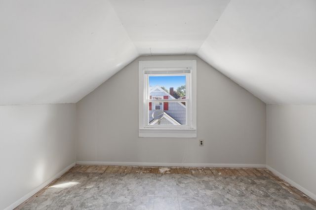 85 Bunker Hill Ave, Lowell, MA 01850