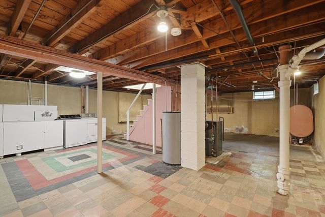 85 Bunker Hill Ave, Lowell, MA 01850