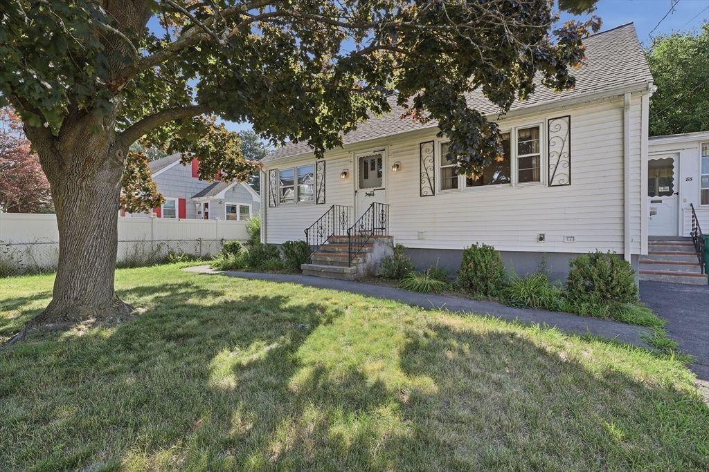 85 Bunker Hill Ave, Lowell, MA 01850