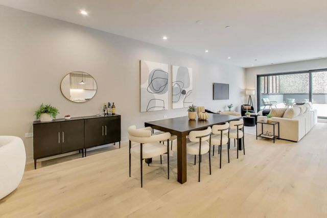 613 N Ogden Avenue 2E, Chicago, IL 60642