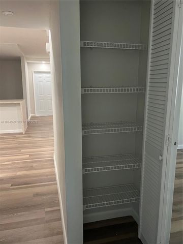 3001 N Oakland Forest Dr 104, Oakland Park, FL 33309