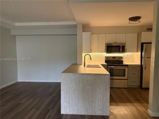 3001 N Oakland Forest Dr 104, Oakland Park, FL 33309