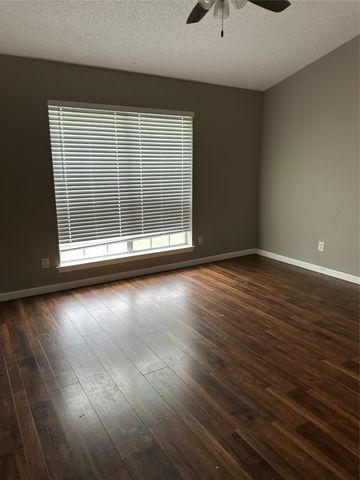 1133 Woodrow Drive, Lewisville, TX 75067