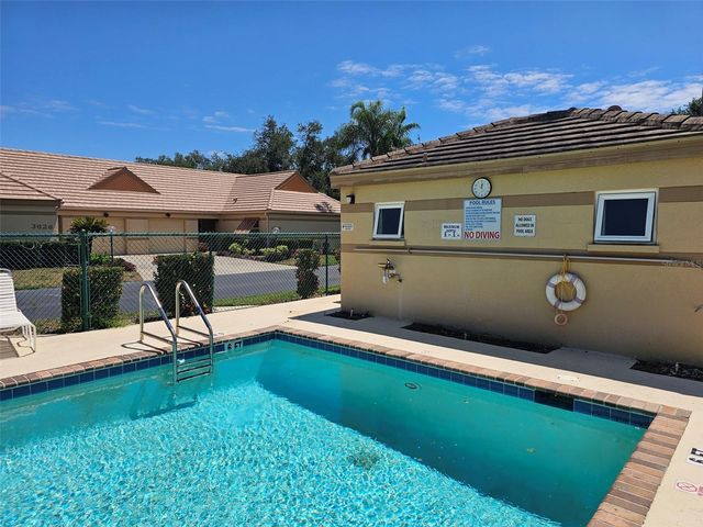 3625 57TH AVENUE DRIVE W, Bradenton, FL 34210