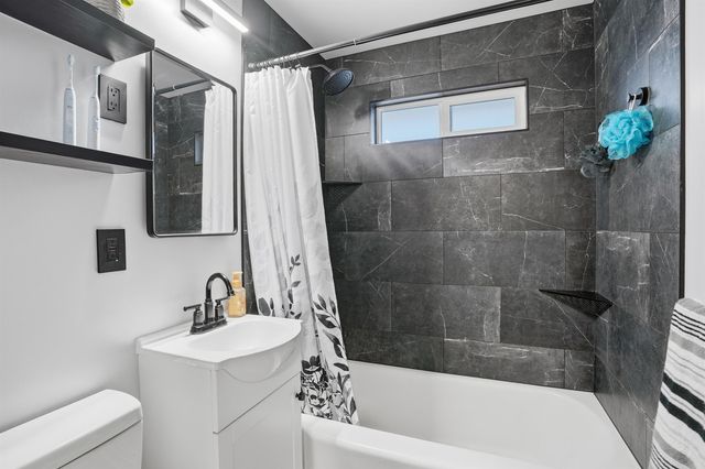 5604 N G St, Spokane, WA 99205