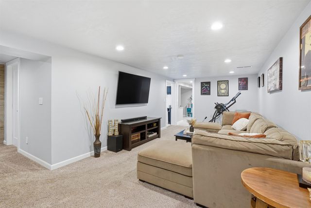 5604 N G St, Spokane, WA 99205