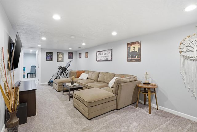 5604 N G St, Spokane, WA 99205