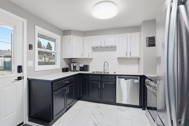 5604 N G St, Spokane, WA 99205