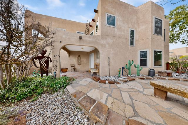 5151 Mirada Drive NW, Albuquerque, NM 87120