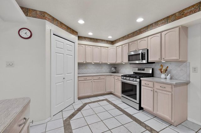 5151 Mirada Drive NW, Albuquerque, NM 87120