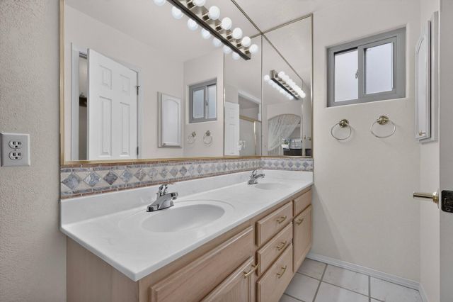 5151 Mirada Drive NW, Albuquerque, NM 87120