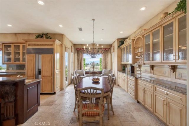 6952 Royal Hunt Ridge, Riverside, CA 92506