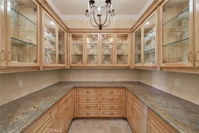 6952 Royal Hunt Ridge, Riverside, CA 92506