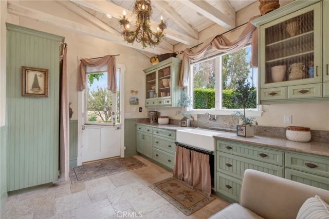 6952 Royal Hunt Ridge, Riverside, CA 92506