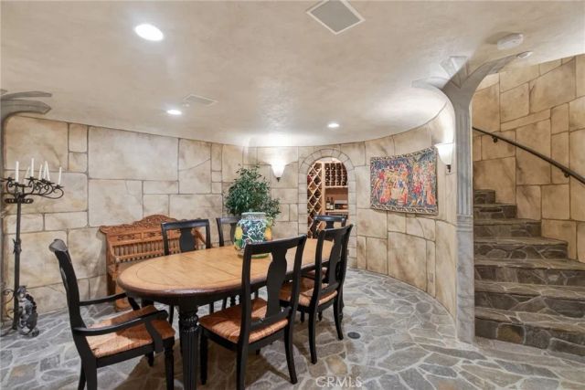 6952 Royal Hunt Ridge, Riverside, CA 92506