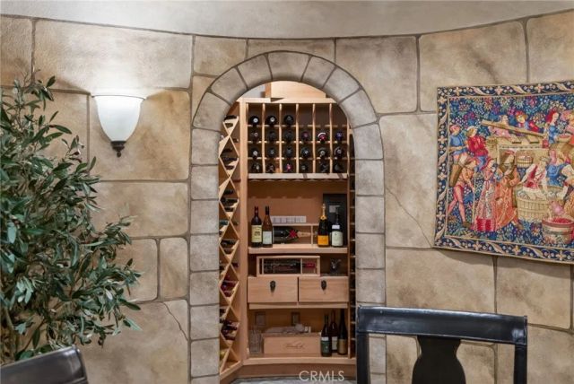 6952 Royal Hunt Ridge, Riverside, CA 92506
