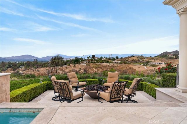 6952 Royal Hunt Ridge, Riverside, CA 92506