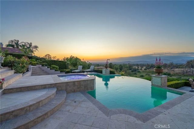 6952 Royal Hunt Ridge, Riverside, CA 92506