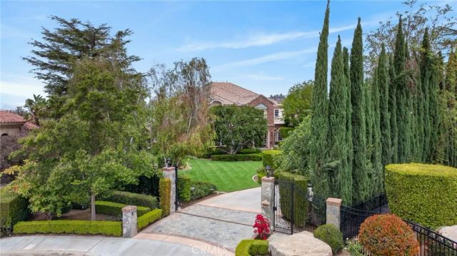 6952 Royal Hunt Ridge, Riverside, CA 92506
