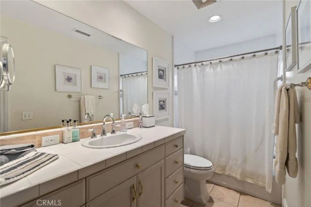 6952 Royal Hunt Ridge, Riverside, CA 92506