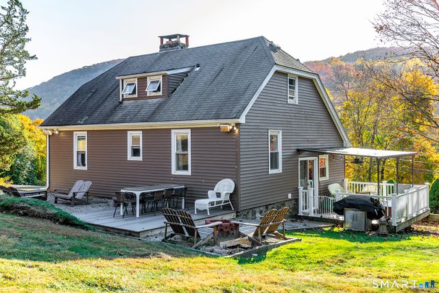 5 Windmill Road, New Fairfield, CT 06812