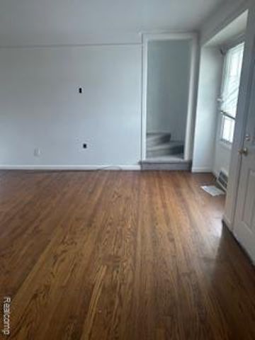 15552 Macarthur, Redford, MI 48239