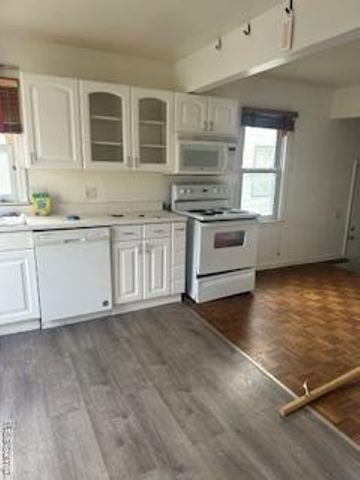 15552 Macarthur, Redford, MI 48239