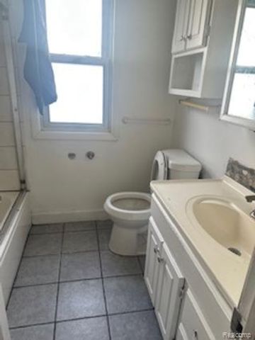 15552 Macarthur, Redford, MI 48239