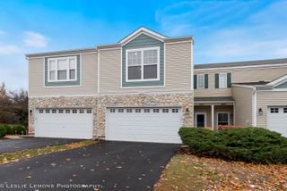 4051 Blackstone Drive 4051, Aurora, IL 60504